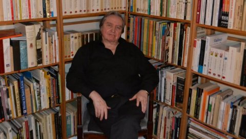 КРИЈЕ СЕ ПРАВА ИСТИНА О КОРОНИ: Писац Ален Покар верује у завере, али у оне које се дешавају пред очима свих КРИЈЕ СЕ ПРАВА ИСТИНА О КОРОНИ: Писац Ален Покар верује у завере, али у оне које се дешавају пред очима свих