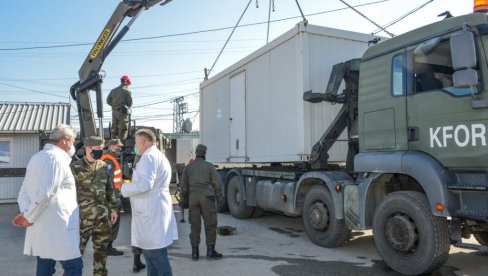 ПОМОЋ У БОРБИ ПРОТИВ КОРОНЕ: КФОР донирао контејнере здравственим установама у Грачаници и Лапљем селу ПОМОЋ У БОРБИ ПРОТИВ КОРОНЕ: КФОР донирао контејнере здравственим установама у Грачаници и Лапљем селу