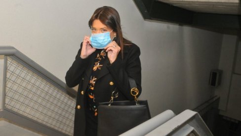 ПРВА ИЗЈАВА МИНИСТАРКЕ ВУЈОВИЋ: Дужност која ми буде поверена обављаћу часно и посвећено, као што сам то чинила и до сада! ПРВА ИЗЈАВА МИНИСТАРКЕ ВУЈОВИЋ: Дужност која ми буде поверена обављаћу часно и посвећено, као што сам то чинила и до сада!