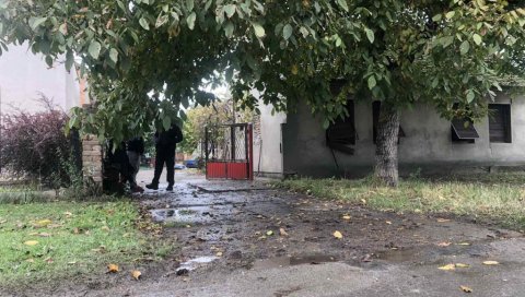 ВАТРА ЈЕ БУКНУЛА ОДЈЕДНОМ! Детаљи пожара у Борчи у којем је настрадао Милорад - Комшије безуспешно покушавале да угасе стихију (ФОТО/ВИДЕО) ВАТРА ЈЕ БУКНУЛА ОДЈЕДНОМ! Детаљи пожара у Борчи у којем је настрадао Милорад - Комшије безуспешно покушавале да угасе стихију (ФОТО/ВИДЕО)