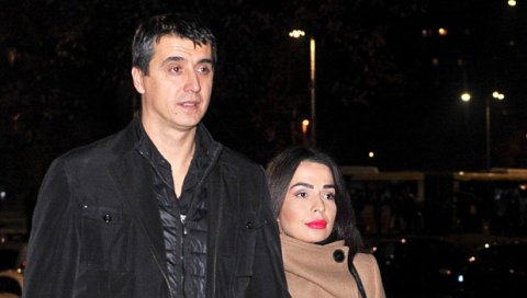 СВИ У ЧУДУ: Марко Булат је недавно пријавио жену за насиље, а сада је уследило ово и то на додели награда СВИ У ЧУДУ: Марко Булат је недавно пријавио жену за насиље, а сада је уследило ово и то на додели награда