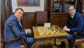 ПЕТ МИНУТА ЗА ПАРТИЈУ ШАХА: Председник Вучић се састао са Милорадом Додиком (ФОТО) ПЕТ МИНУТА ЗА ПАРТИЈУ ШАХА: Председник Вучић се састао са Милорадом Додиком (ФОТО)