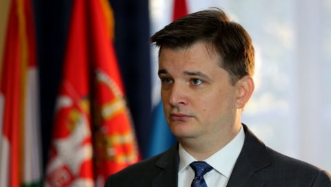 ЈОВАНОВ: За Бркића и његове политичке лешинаре су даске мртвачког ковчега - даске које живот значе ЈОВАНОВ: За Бркића и његове политичке лешинаре су даске мртвачког ковчега - даске које живот значе