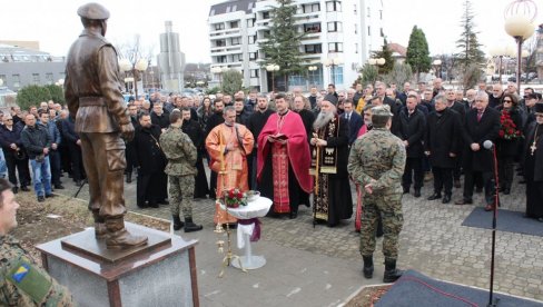 ŽIVOTE U SRPSKU UGRADILI: U minulom ratu poginuo 301 Ugljevičanin, a trostruko više ih je ranjeno ŽIVOTE U SRPSKU UGRADILI: U minulom ratu poginuo 301 Ugljevičanin, a trostruko više ih je ranjeno