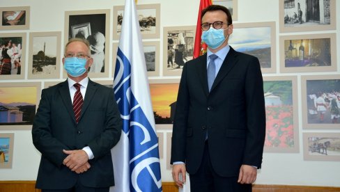PETKOVIĆ SA ŠEFOM MISIJE OEBSA: Direktor kancelarije za Kosovo i Metohiju sa Bartuom o političkoj-bezbedosnoj situaciji PETKOVIĆ SA ŠEFOM MISIJE OEBSA: Direktor kancelarije za Kosovo i Metohiju sa Bartuom o političkoj-bezbedosnoj situaciji