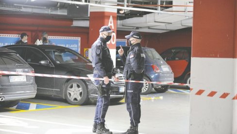 ROĐAK ALANA KOŽARA NESTAO SA LAZAROM? Novi detalji istrage o potrazi za mladim Vukićevićem, kome se trag gubi 14. oktobra na Banovom brdu ROĐAK ALANA KOŽARA NESTAO SA LAZAROM? Novi detalji istrage o potrazi za mladim Vukićevićem, kome se trag gubi 14. oktobra na Banovom brdu