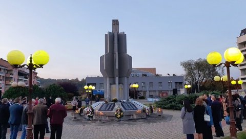 ПАРАСТОС ЗА 301 ПОГИНУЛОГ БОРЦА: Сећање на војнике РС уочи крсне славе општине Угљевик ПАРАСТОС ЗА 301 ПОГИНУЛОГ БОРЦА: Сећање на војнике РС уочи крсне славе општине Угљевик