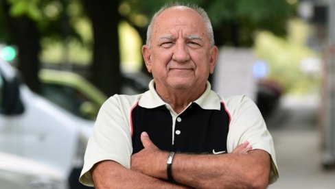 ДОБРО САМ, НЕМАМ ВИШЕ ТЕМПЕРАТУРУ: Иван Бекјарев, за Новости, док се опоравља од короне на Инфективној клиници ДОБРО САМ, НЕМАМ ВИШЕ ТЕМПЕРАТУРУ: Иван Бекјарев, за Новости, док се опоравља од короне на Инфективној клиници