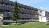 ПРЕМИНУЛА ТРИ ПАЦИЈЕНТА У болници у Беранама од короне се лече 34 особе ПРЕМИНУЛА ТРИ ПАЦИЈЕНТА У болници у Беранама од короне се лече 34 особе