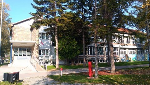 ОРГАНИЗУЈУ ВЕЧЕРЊУ ШКОЛУ: Пиротска ОШ Душан Радовић добила дозволу за функционално образовање одраслих ОРГАНИЗУЈУ ВЕЧЕРЊУ ШКОЛУ: Пиротска ОШ Душан Радовић добила дозволу за функционално образовање одраслих