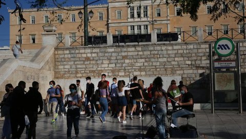 ВИШЕ ОД 2.000 ЗАРАЖЕНИХ: Корона не попушта у Грчкој, двоцифрен број мртвих ВИШЕ ОД 2.000 ЗАРАЖЕНИХ: Корона не попушта у Грчкој, двоцифрен број мртвих