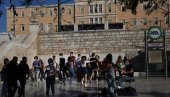 ВИШЕ ОД 2.000 ЗАРАЖЕНИХ: Корона не попушта у Грчкој, двоцифрен број мртвих ВИШЕ ОД 2.000 ЗАРАЖЕНИХ: Корона не попушта у Грчкој, двоцифрен број мртвих