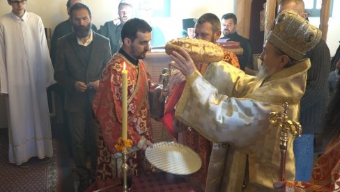 IZOSTALA TRADICIONALNA LITIJA ULICAMA PLJEVALJA: Crkva Svete Petke proslavila krsnu slavu (FOTO) IZOSTALA TRADICIONALNA LITIJA ULICAMA PLJEVALJA: Crkva Svete Petke proslavila krsnu slavu (FOTO)