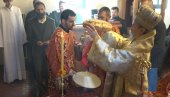 IZOSTALA TRADICIONALNA LITIJA ULICAMA PLJEVALJA: Crkva Svete Petke proslavila krsnu slavu (FOTO)