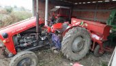 OPLJAČKALI SRBE NA KRSNU SLAVU: Detalji maskiranog upada u kuću porodice Vuksanović OPLJAČKALI SRBE NA KRSNU SLAVU: Detalji maskiranog upada u kuću porodice Vuksanović