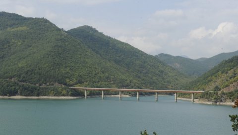 АМЕРИЧКИ МОДЕЛ ЗА ГАЗИВОДЕ: Основа - уговор САД и Канаде, сву воду преузима једна компанија АМЕРИЧКИ МОДЕЛ ЗА ГАЗИВОДЕ: Основа - уговор САД и Канаде, сву воду преузима једна компанија