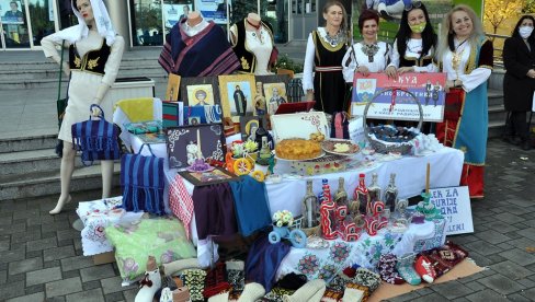 ВРЕДНЕ РУКЕ СЕМБЕРИЈЕ: Организован Сајам женског предузетништва ВРЕДНЕ РУКЕ СЕМБЕРИЈЕ: Организован Сајам женског предузетништва
