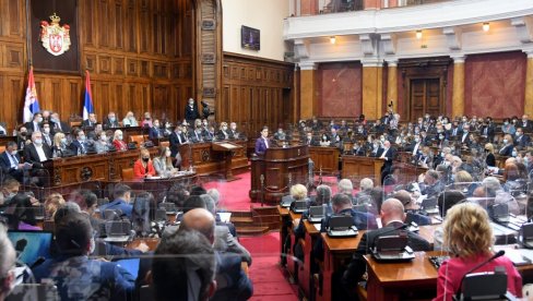 RASPRAVA POSLANIKA SAMO U SALI: Nema tehničkih uslova za onlajn sednice RASPRAVA POSLANIKA SAMO U SALI: Nema tehničkih uslova za onlajn sednice