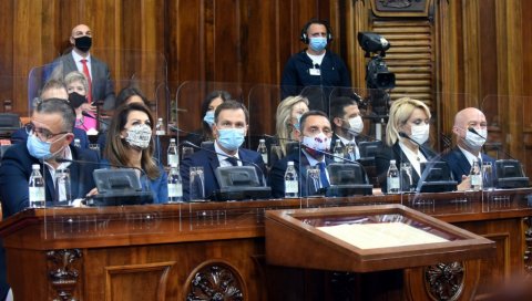 УСВОЈЕН БУЏЕТ ЗА 2021. ГОДИНУ: Ево где иде највише пара УСВОЈЕН БУЏЕТ ЗА 2021. ГОДИНУ: Ево где иде највише пара