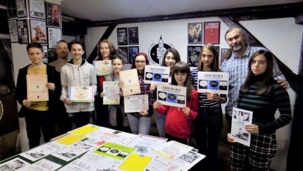 ЗЛАТНИ СТРИП: Награде за лесковачке ауторе на међународном салону у Велесу ЗЛАТНИ СТРИП: Награде за лесковачке ауторе на међународном салону у Велесу