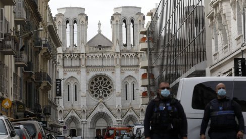 SVAKI ČETVRTI UMRO OD KOVIDA: U francuske bolnice svakih 30 sekundi stiže novi pacijent, mere ipak daju rezultate SVAKI ČETVRTI UMRO OD KOVIDA: U francuske bolnice svakih 30 sekundi stiže novi pacijent, mere ipak daju rezultate