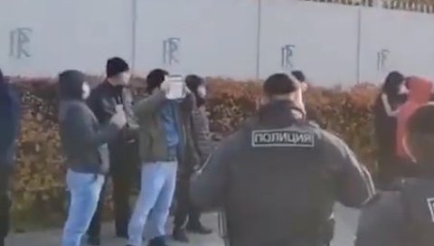 АЛАХУ АКБАР И У МОСКВИ: Протест испред француске амбасаде због Макронових изјава (ВИДЕО) АЛАХУ АКБАР И У МОСКВИ: Протест испред француске амбасаде због Макронових изјава (ВИДЕО)