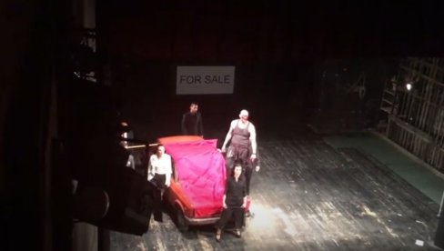 PREKIDA SE IZVOĐENJE PREDSTAVA U ZRENJANINSKOM TEATRU: Zbog prokišnjavanja zatvorena velika scena pozorišta Toša Jovanović PREKIDA SE IZVOĐENJE PREDSTAVA U ZRENJANINSKOM TEATRU: Zbog prokišnjavanja zatvorena velika scena pozorišta Toša Jovanović