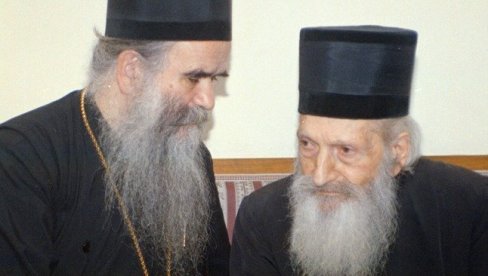 ВИ СТЕ БИЛИ СВЕТЛОСТ СВЕТУ: Амфилохијеве речи са сахране патријарха Павла и даље одзвањају, почивајте окренути лицем према вечности! (ФОТО) ВИ СТЕ БИЛИ СВЕТЛОСТ СВЕТУ: Амфилохијеве речи са сахране патријарха Павла и даље одзвањају, почивајте окренути лицем према вечности! (ФОТО)