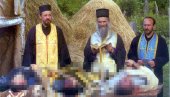 ОБЈАВЉЕНА ФОТОГРАФИЈА: Амфилохије 1999. тражио тела убијених Срба на Косову (ФОТО) ОБЈАВЉЕНА ФОТОГРАФИЈА: Амфилохије 1999. тражио тела убијених Срба на Косову (ФОТО)