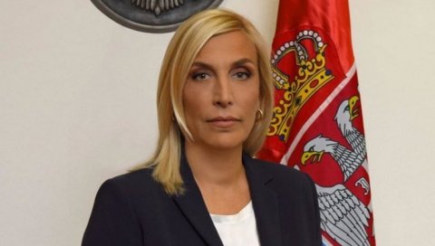 МАЈА ПОПОВИЋ: Најоштрије осуђујем призивање убиства председника републике Александра Вучића МАЈА ПОПОВИЋ: Најоштрије осуђујем призивање убиства председника републике Александра Вучића