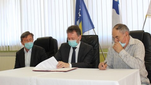 GAS ZA PROGRES KRAJA: Opština Ugljevik izdvojila 220.000 km podsticaja za poljoprivrednu mehanizaciju GAS ZA PROGRES KRAJA: Opština Ugljevik izdvojila 220.000 km podsticaja za poljoprivrednu mehanizaciju