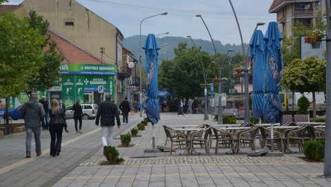 ЕПИДЕМИЈА У РАСИНСКОМ ОКРУГУ: Још 29 инфицираних, половина из Трстеника ЕПИДЕМИЈА У РАСИНСКОМ ОКРУГУ: Још 29 инфицираних, половина из Трстеника