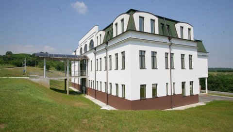 ДОМ ЗА СТАРЕ У КАЧУЛИЦАМА: Заражена докторка, штићеници немају симптоме ДОМ ЗА СТАРЕ У КАЧУЛИЦАМА: Заражена докторка, штићеници немају симптоме