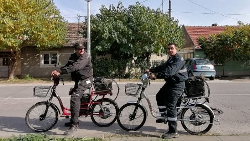 MODERNI DVOTOČKAŠI ZA VRŠAČKE ODŽAČARE: Električni bicikli ubrzali rad čistača dimnjaka MODERNI DVOTOČKAŠI ZA VRŠAČKE ODŽAČARE: Električni bicikli ubrzali rad čistača dimnjaka