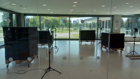КАФИЋ И ВЕНЧАНИЦЕ ТЕРАЈУ РЕФЛЕКСИЈЕ: Оштар протест уметника, кустоса и чланова УО, због уклањања делова изложбе на Ушћу КАФИЋ И ВЕНЧАНИЦЕ ТЕРАЈУ РЕФЛЕКСИЈЕ: Оштар протест уметника, кустоса и чланова УО, због уклањања делова изложбе на Ушћу