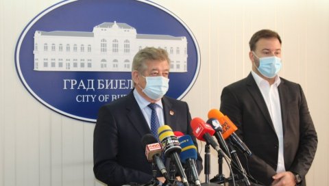 МИЋИЋ НА РЕСПИРАТОРУ: Актуелни градоначелник Бијељине у тешком здравственом стању МИЋИЋ НА РЕСПИРАТОРУ: Актуелни градоначелник Бијељине у тешком здравственом стању