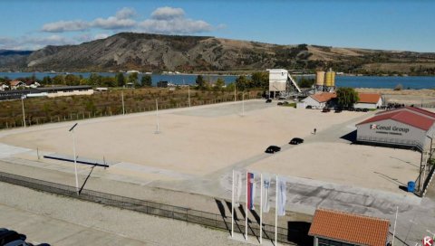 У КЛАДОВУ ОТВОРЕН НОВИ ЦАРИНСКИ ТЕРМИНАЛ: Свака инвестиција која отвара нова радна места је значајна У КЛАДОВУ ОТВОРЕН НОВИ ЦАРИНСКИ ТЕРМИНАЛ: Свака инвестиција која отвара нова радна места је значајна