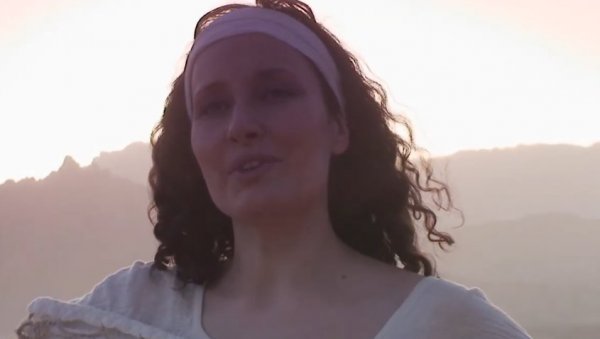 ОРОДИО СЕ СА ЦЕЛИМ РОДОМ: Ивана Жигон се потресним речима опростила од митрополита Амфилохија ОРОДИО СЕ СА ЦЕЛИМ РОДОМ: Ивана Жигон се потресним речима опростила од митрополита Амфилохија