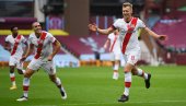 СЕДАМ ГОЛОВА НА ВИЛА ПАРКУ! Фудбалер Саутемптона срушио рекорд легенде Премијер лиге СЕДАМ ГОЛОВА НА ВИЛА ПАРКУ! Фудбалер Саутемптона срушио рекорд легенде Премијер лиге