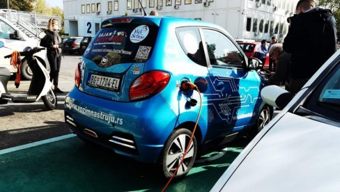 NIŠLIJE NA EKOLOŠKOJ MAPI EVROPE: U gradu na Nišavi počeo da funkcioniše prvi javni punjač za električne i hibridne automobile NIŠLIJE NA EKOLOŠKOJ MAPI EVROPE: U gradu na Nišavi počeo da funkcioniše prvi javni punjač za električne i hibridne automobile
