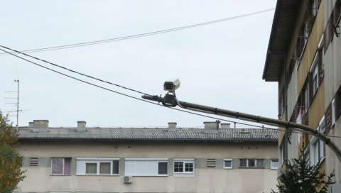 КАМЕРЕ ОТКРИВАЈУ КРИМИНАЛ: Нови видео-надзори и стационирани радари на улицама Бањалуке и Бијељине КАМЕРЕ ОТКРИВАЈУ КРИМИНАЛ: Нови видео-надзори и стационирани радари на улицама Бањалуке и Бијељине