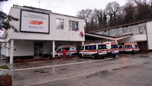БУРНА НОЋ У БЕОГРАДУ: Шест особа повређено у две саобраћајке БУРНА НОЋ У БЕОГРАДУ: Шест особа повређено у две саобраћајке