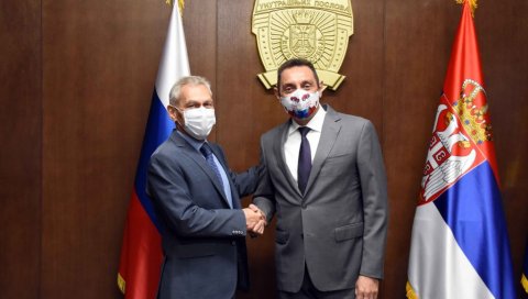 ВУЛИН СА ХАРЧЕНКОМ: Састанак о сарадњи Србије и Русије у области безбедности ВУЛИН СА ХАРЧЕНКОМ: Састанак о сарадњи Србије и Русије у области безбедности