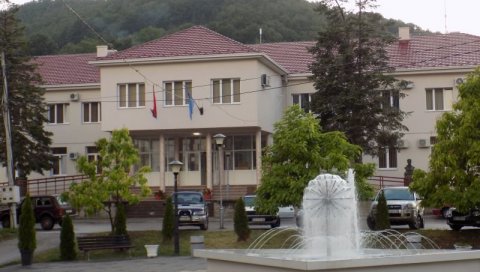 КОРОНА ПРЕДАЊАЧИ У ВЛАСОТИНЦУ И МЕДВЕЂИ: У Јабланичком округу још 111 новооболелих од ковида КОРОНА ПРЕДАЊАЧИ У ВЛАСОТИНЦУ И МЕДВЕЂИ: У Јабланичком округу још 111 новооболелих од ковида