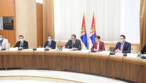 ВЛАДА СРБИЈЕ ОДЛУЧИЛА: Три милијарде за лечење оболелих од ретких болести ВЛАДА СРБИЈЕ ОДЛУЧИЛА: Три милијарде за лечење оболелих од ретких болести