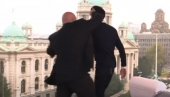 ПАЛМА БАЦАО ФИЛИПА ПО СТУДИЈУ: Хаос у јутарњем програму (ВИДЕО)