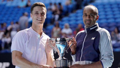 SKANDAL U PARIZU: Šampion Australijan opena izbačen sa turnira, iako je negativan SKANDAL U PARIZU: Šampion Australijan opena izbačen sa turnira, iako je negativan