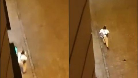 ОВО ЈЕ ТЕРОРИСТА ИЗ БЕЧА: Погледајте снимак тренутка напада на синагогу - обучен у бело, почео је да пуца и потрчао (ВИДЕО) ОВО ЈЕ ТЕРОРИСТА ИЗ БЕЧА: Погледајте снимак тренутка напада на синагогу - обучен у бело, почео је да пуца и потрчао (ВИДЕО)