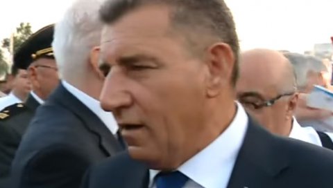 ЗАПАЛИО СЕ БРОД АНТЕ ГОТОВИНЕ! ЗАПАЛИО СЕ БРОД АНТЕ ГОТОВИНЕ!