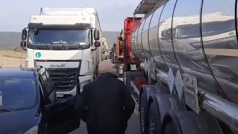СТРАВИЧНЕ ГУЖВЕ НА ОБИЛАЗНИЦИ: Километарске колоне у оба смера (ВИДЕО) СТРАВИЧНЕ ГУЖВЕ НА ОБИЛАЗНИЦИ: Километарске колоне у оба смера (ВИДЕО)